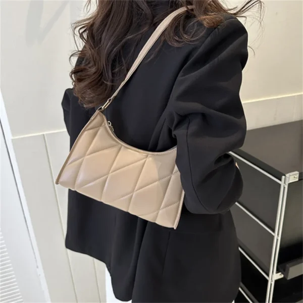 Ladies Trendy Clutch Shoulder Bag - Image 3